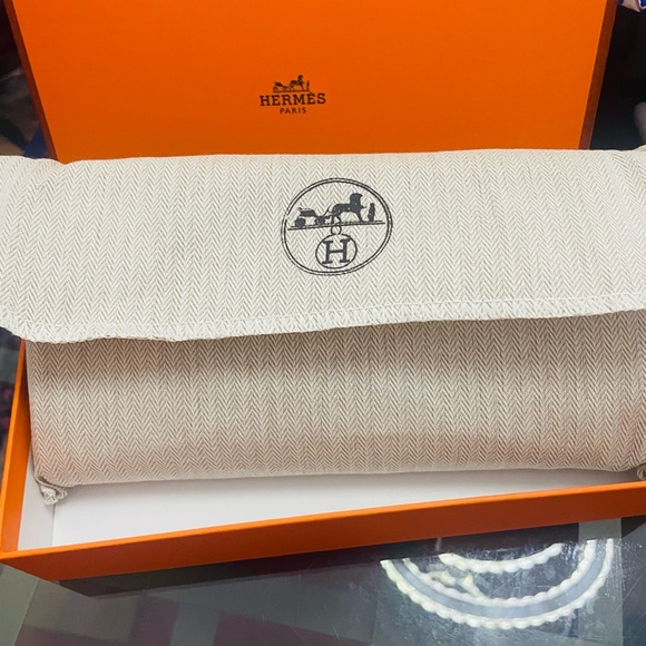 🧡 Hermès Vibrant Orange Vegan Leather Clutch - Picture 6 of 7